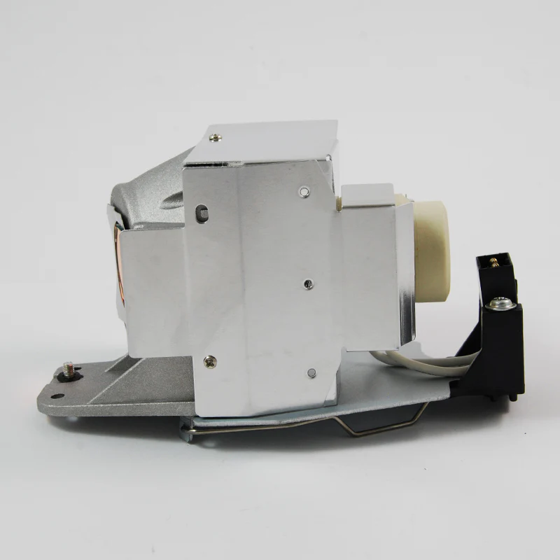 BenQ I700 - Projector Lamp Assembly Replacement - Image 3