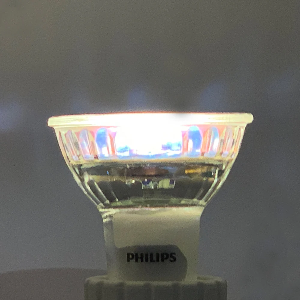 Philips 4w MR16 GU10 LED Flood 35 3000K 380 lumens Dimmable Airflux Bulb - Image 3