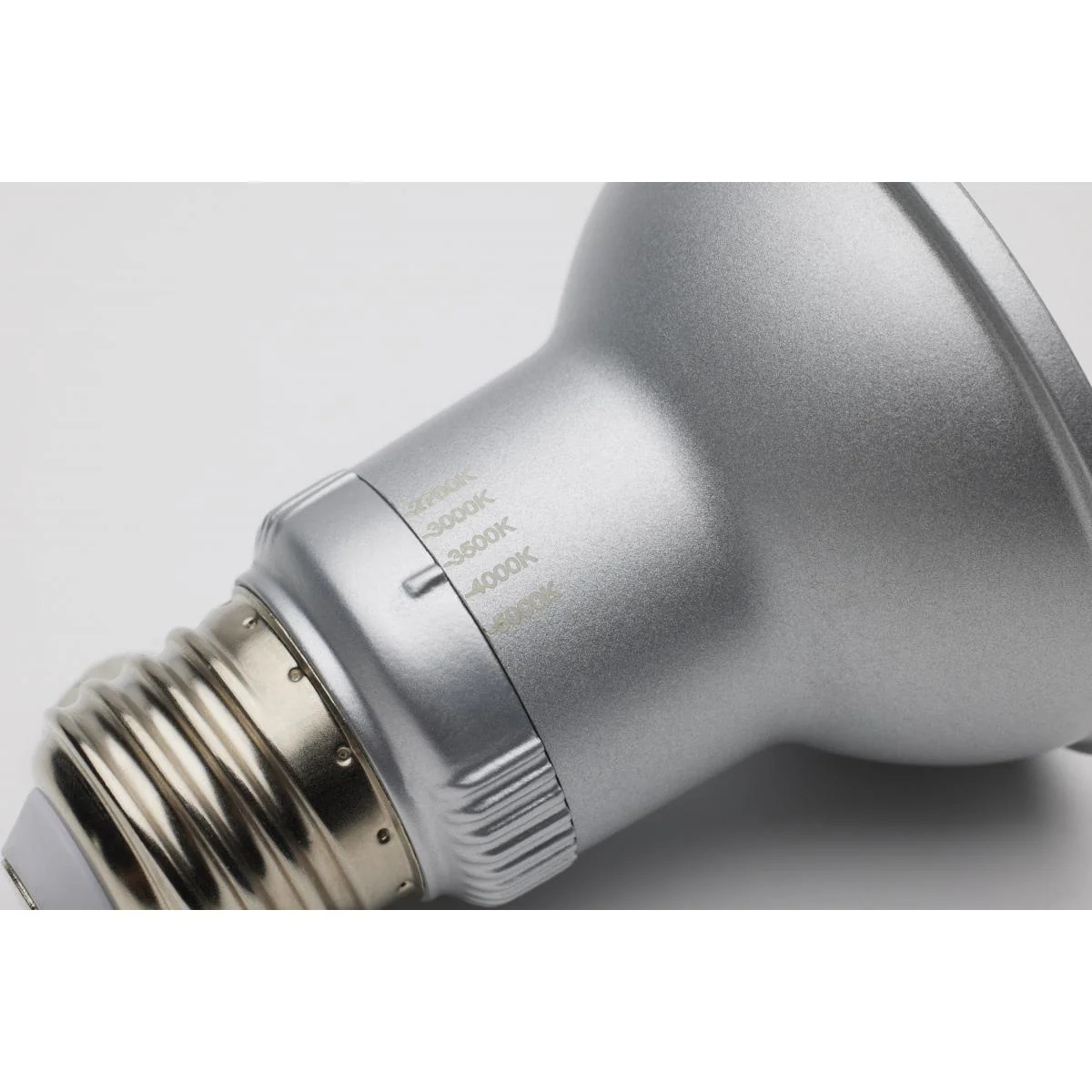 Satco 5.5w PAR20 LED E26 Base 25deg 120v CCT Selectable Silver Finish Bulb - Image 2