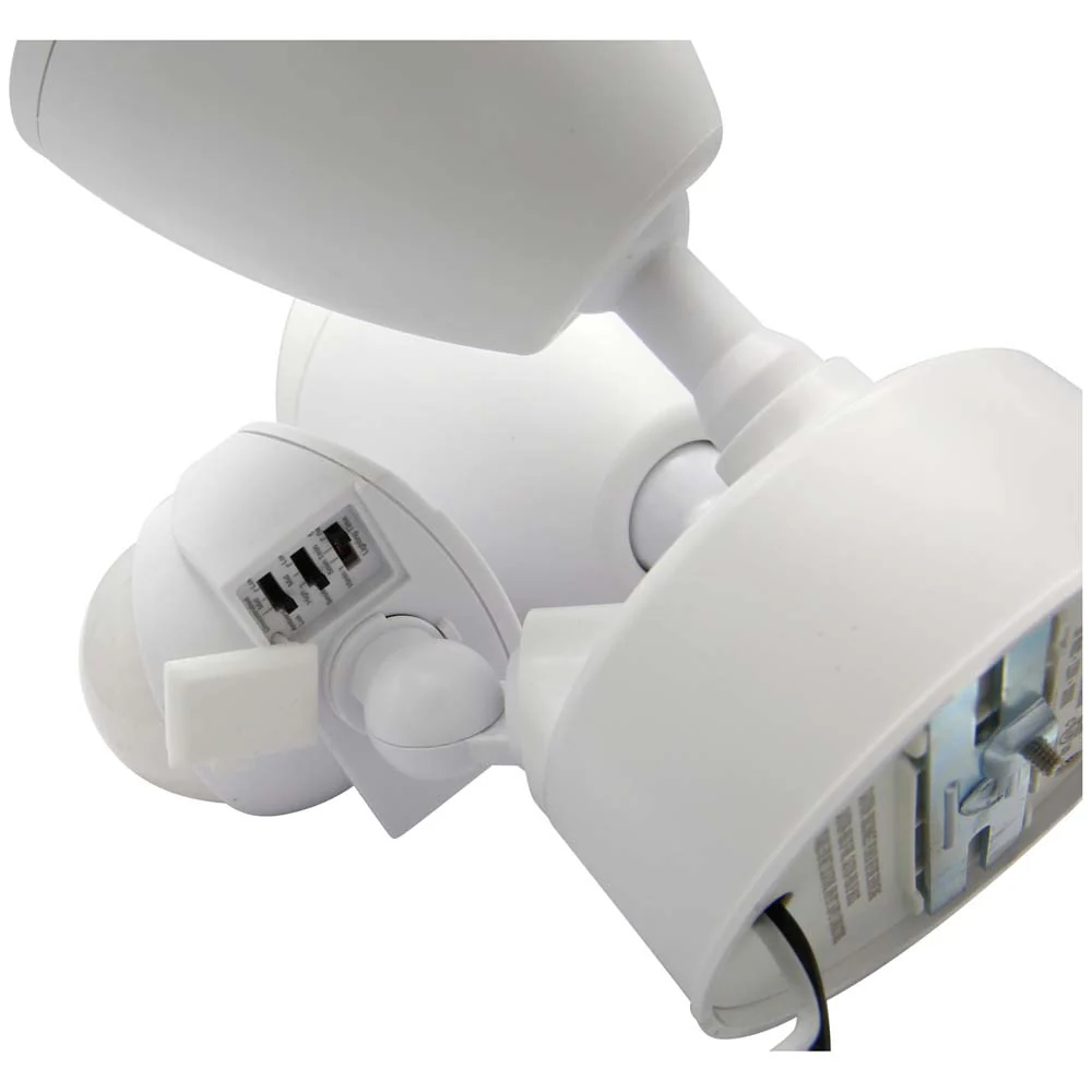 Sunlite 20w LED Outdoor Dual Head Security with Motion Sensor 3000K Fixture - Image 4